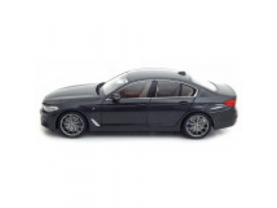 Модель автомобиля BMW 530i Limousine (G30), 1:18 Scale, Sophistogrey Metallic от BMW Модель автомобиля BMW 530i Limousine (G30), 1:18 Scale, Sophistogrey Metallic